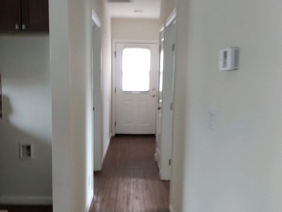 5th image of 261 E Pearl St