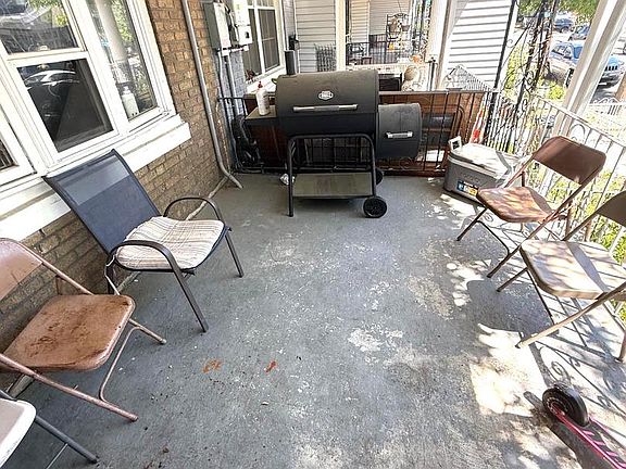 5th image of 5819 Larchwood Ave