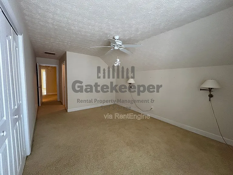 111 Hanbury Ln — Photo 20