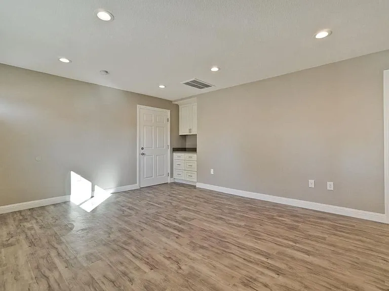 1605 Chestnut St #B — Photo 2