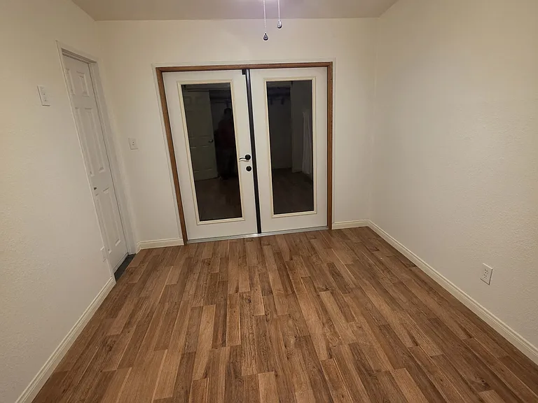 Masterbed Room with access to outdoor patio
