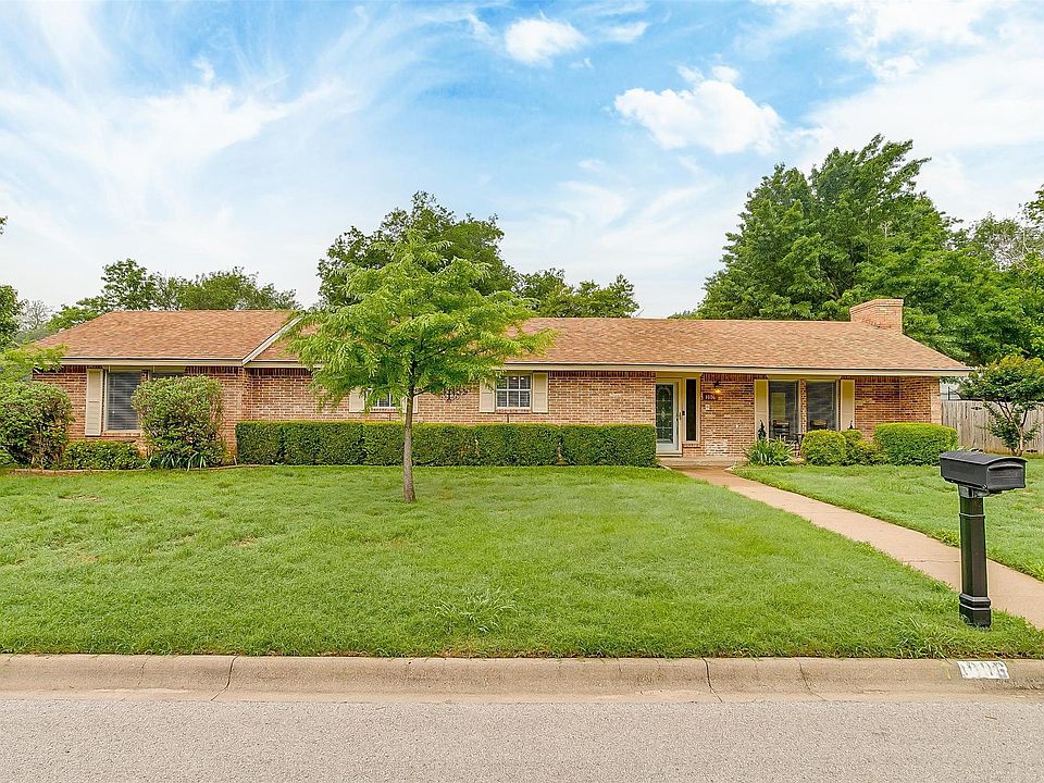 1st image of 1006 Berkley Dr
