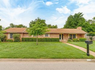 1006 Berkley Dr, Cleburne, TX 76033