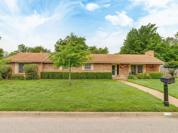 1006 Berkley Dr, Cleburne, TX 76033