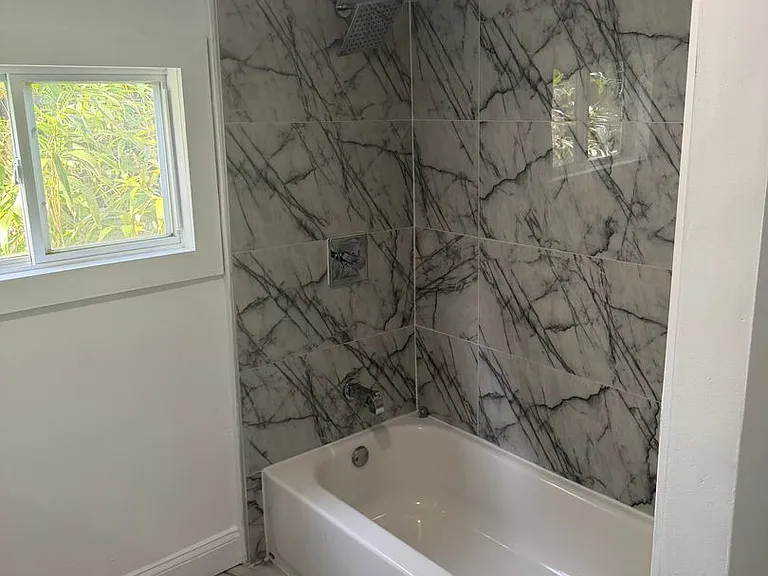 219 E Mulberry St — Photo 13