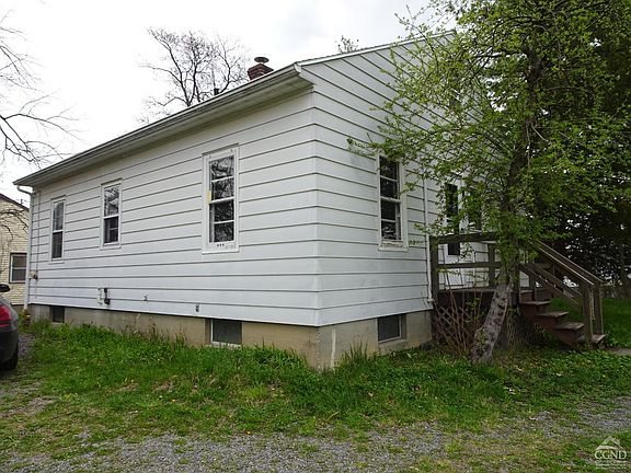 4th image of 325 Fairview Avenue
