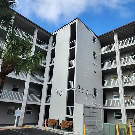 3064 Lake Bayshore Dr #115 — Photo 1
