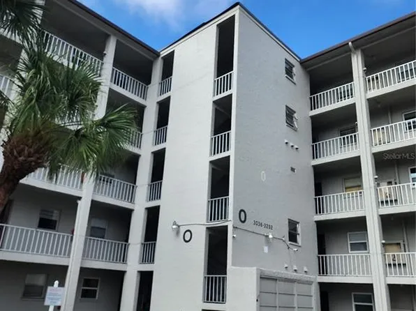 3064 Lake Bayshore Dr #115, Bradenton, FL 34205