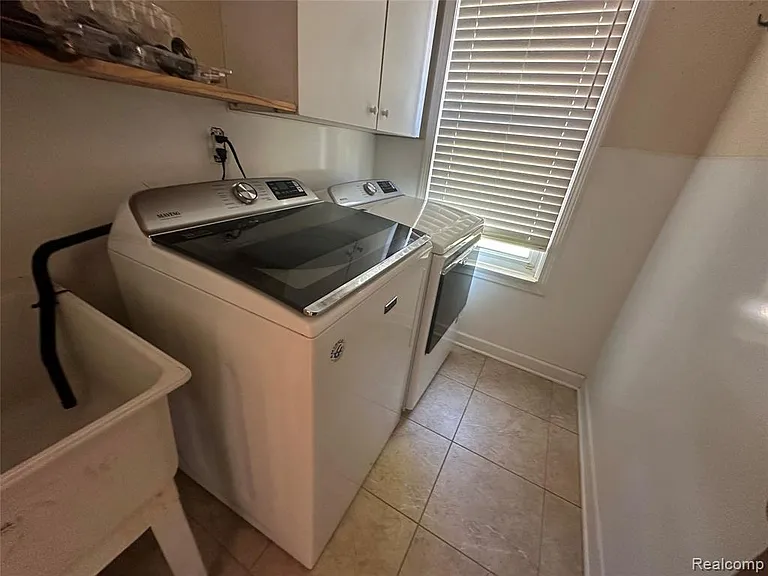 7534 Charrington Dr — Photo 12