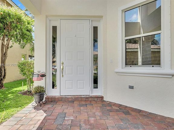 4th image of 6241 C Durham Dr