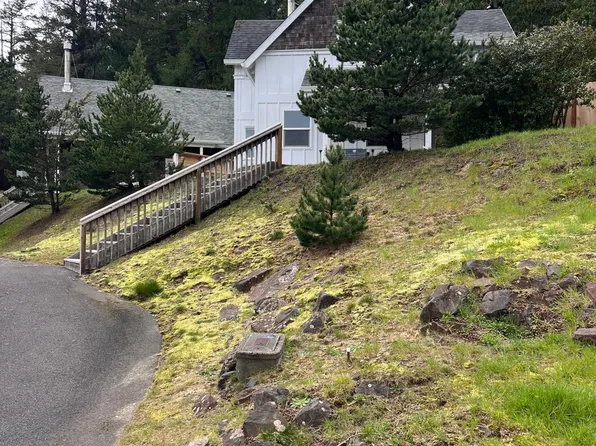 1910 Spyglass Ct, Tillamook, OR 97141