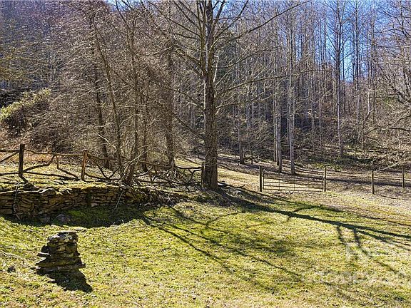 4th image of 708 Kendal Dr