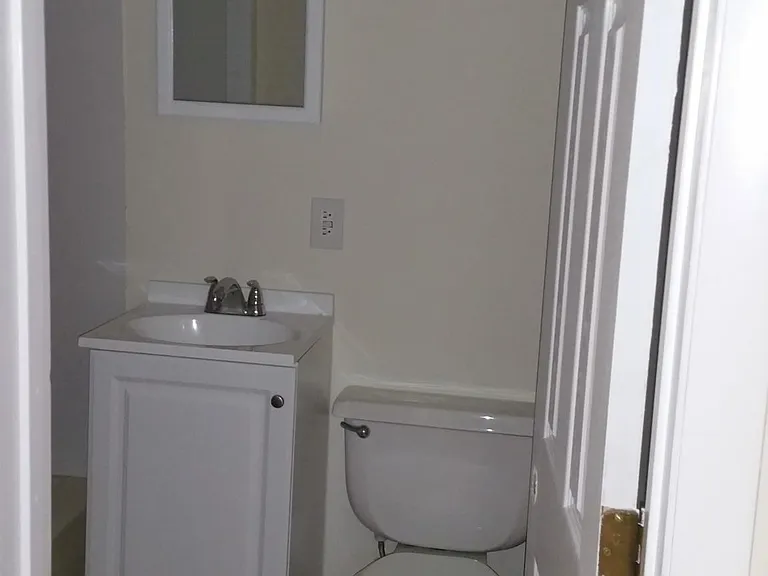 375 Elm St #3R — Photo 5