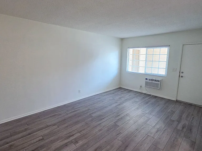 Upstairs Vacancy in West La Habra! — Photo 8