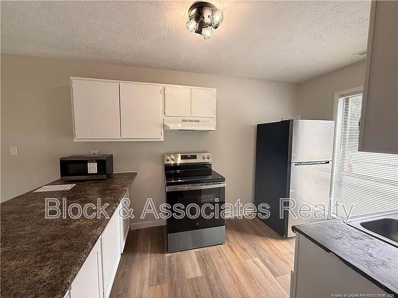 2 bed, 2.5 bath, $1,100 — Photo 3