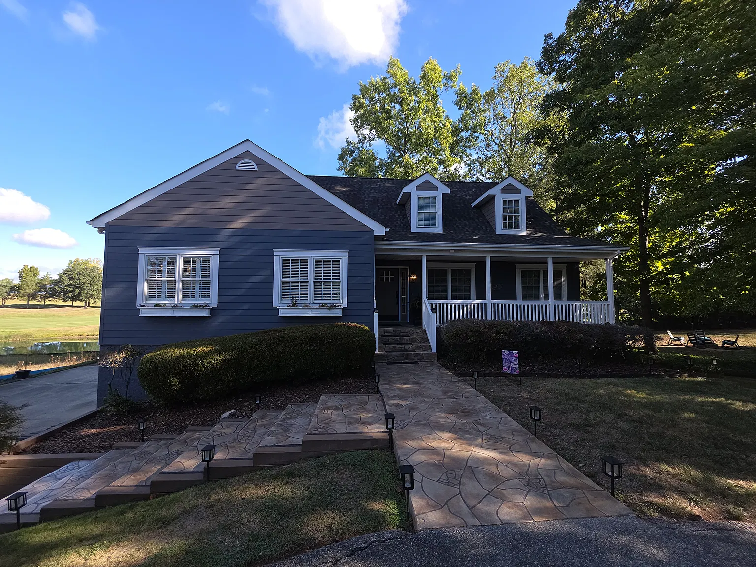 3 bed, 3.5 bath, 4284 sqft, $3,700 — Photo 1