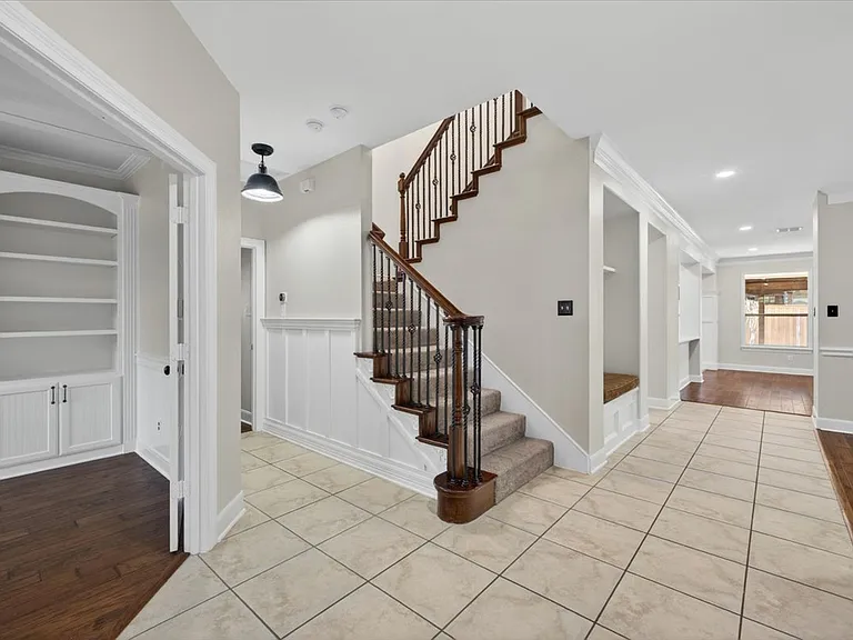 14668 Blakehill Dr — Photo 5