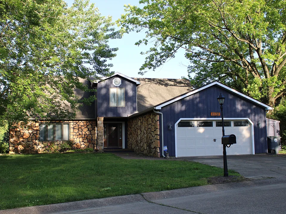 2115 Pineshore Ct