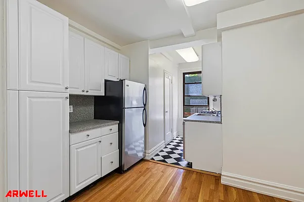 Rented by Arwell Realty | media 7