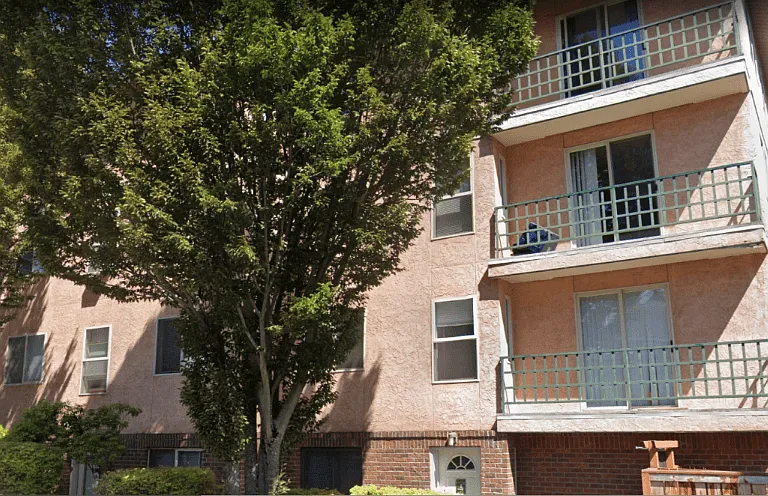 Echo Apartments — Photo 1
