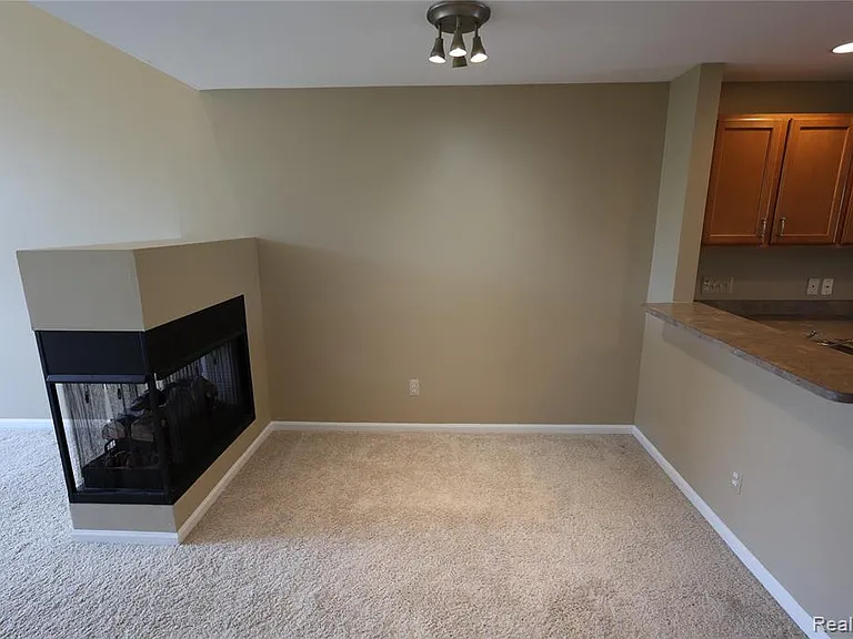 39460 Springwater Dr — Photo 12
