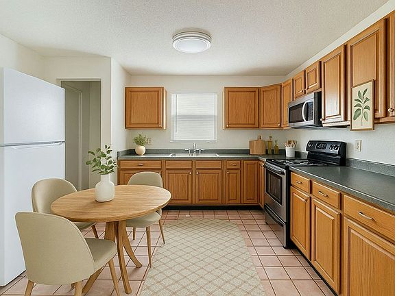 2nd image of 712 E Floribraska Ave APT D