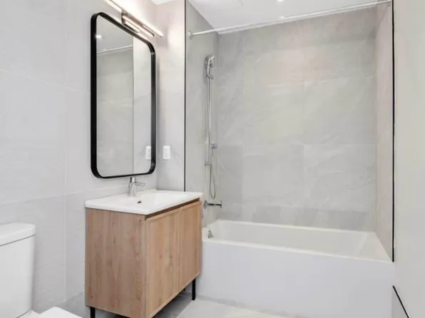 71-02 Parsons Boulevard image 6 of 10