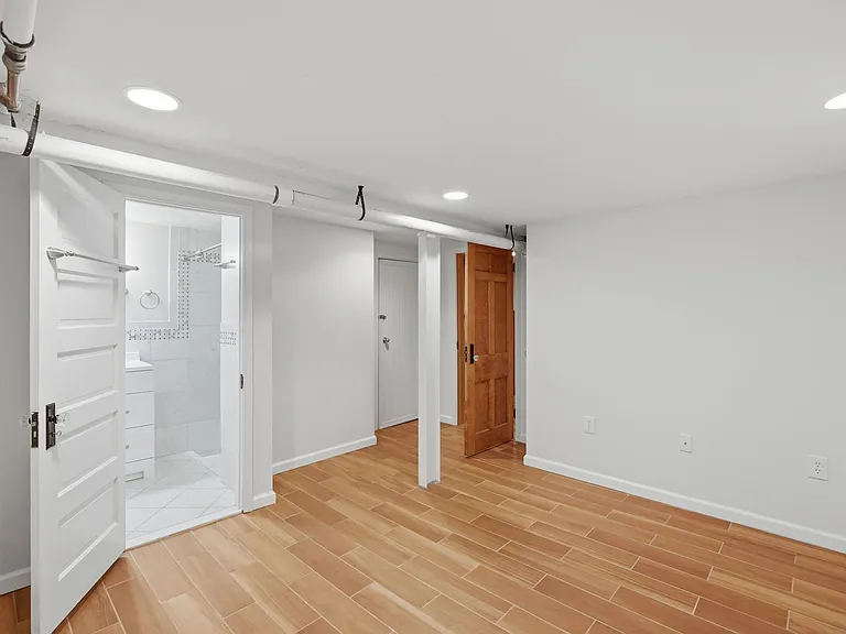 3839 Beecher St NW — Photo 28
