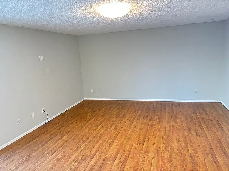 2182 S Ventura St — Photo 5