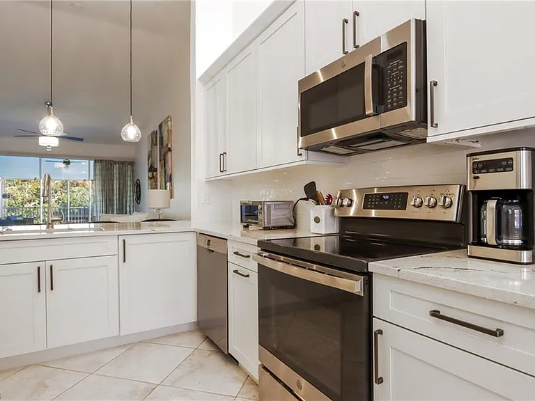 2585 Old Groves Rd #L-203 — Photo 7