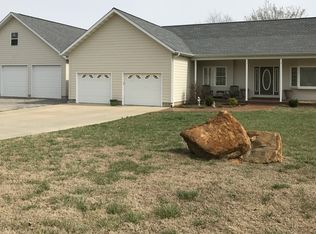 11522 White Pine Ave, Marion, IL 62959