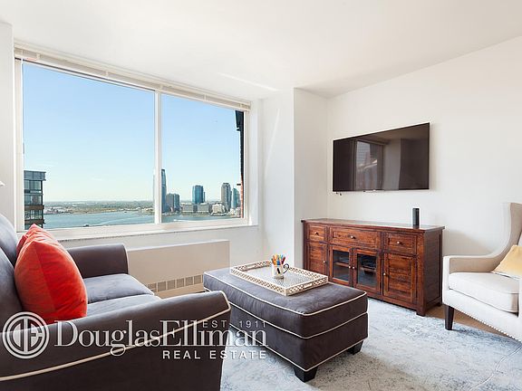 2nd image of 400 Chambers St APT 28H