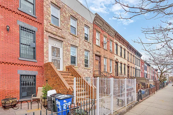 Rented by Rennit Inc. | media 9