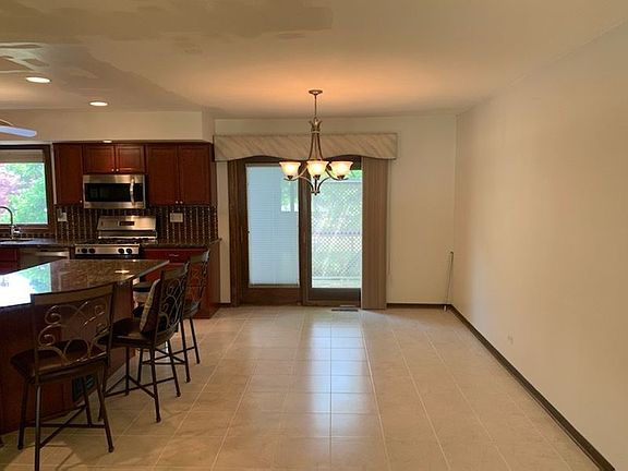5th image of 291 Ironwood Dr