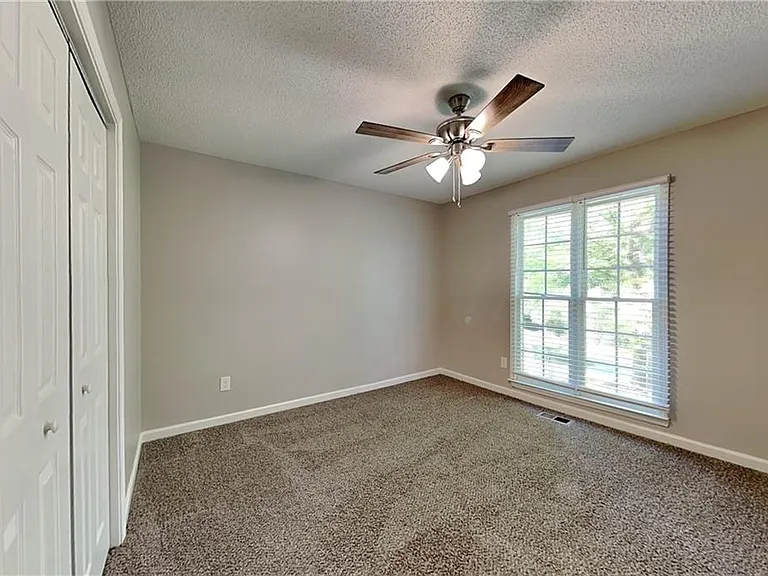755 Abbington Ln — Photo 13