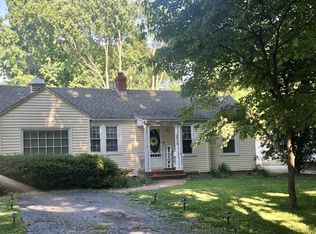 2012 S Bates Ave, Leland Grove, IL 62704