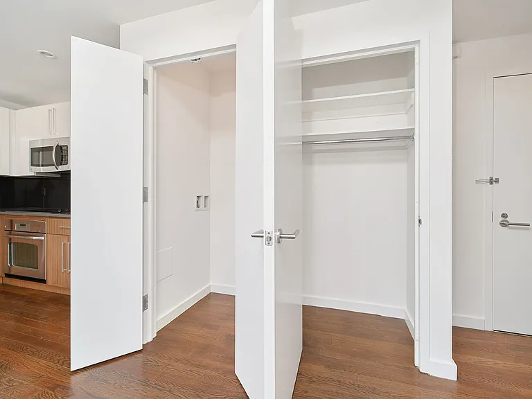 1209 Dekalb Ave #427 — Photo 7