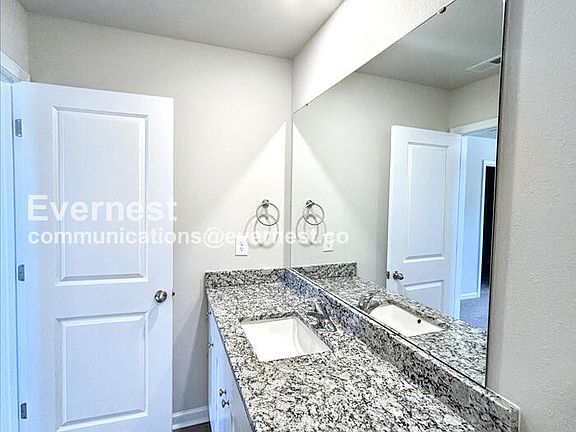 4th image of 2156 Willow Glen Dr