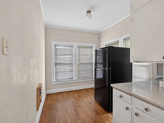 2nd image of 2165 Galway Ln