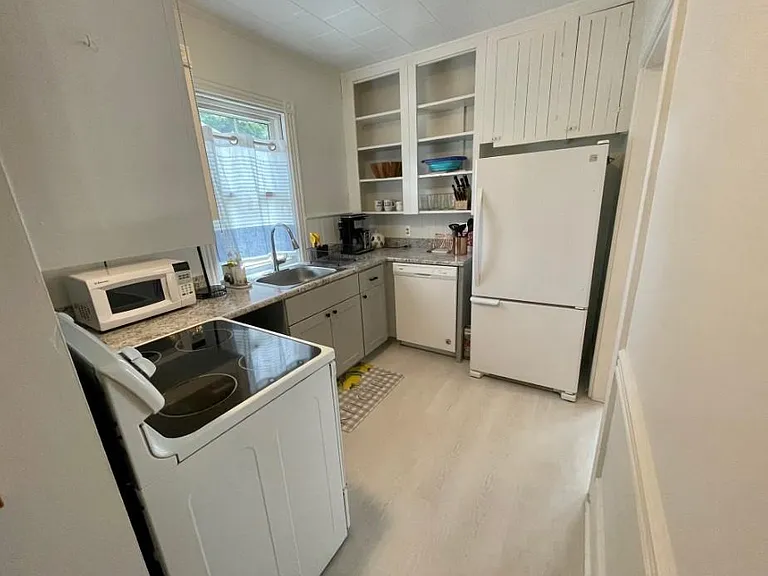 331 Main St #2 — Photo 6