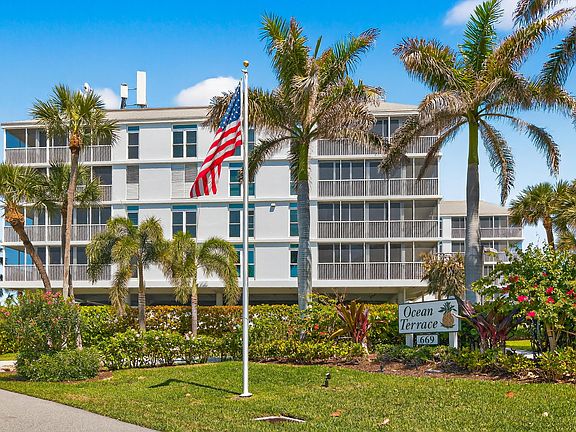 4th image of 669 NE Plantation Road #308