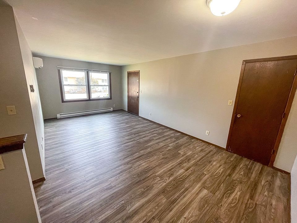 Eagle Rock 3 1041 State St River Falls WI Zillow