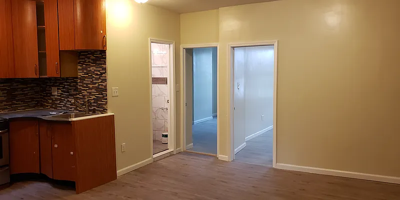 Rented by Naomi Property LLC | media 14