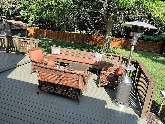 4th image of 20 Graystone Ct