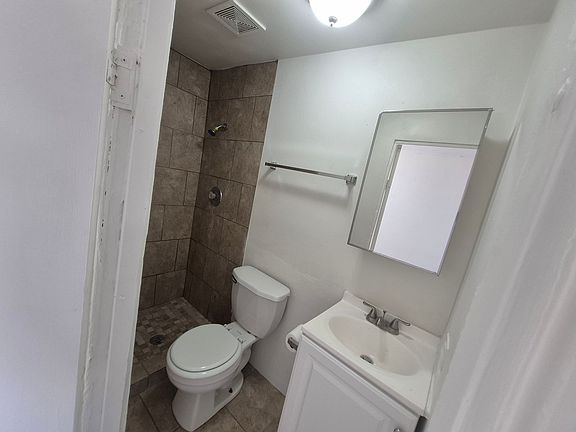 5th image of 560 S Madison Ave #16