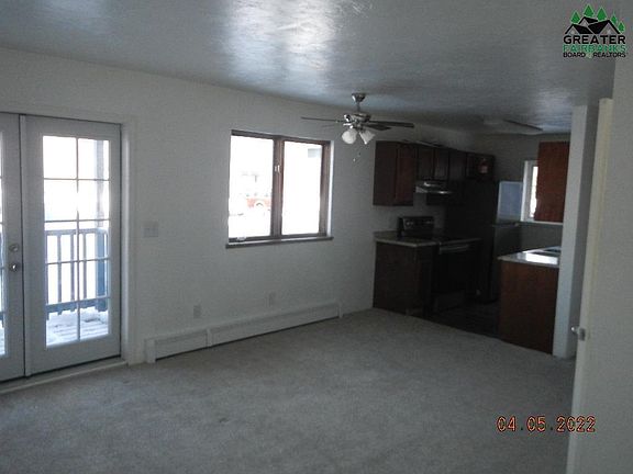 3rd image of 1018 Dogwood St