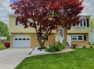 26 Edgewood Dr, Mechanicsburg, PA 17055