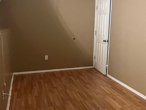4th image of 47 Ludwig Ln #1
