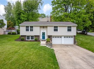 922 Cork Dr, Bethel Park, PA 15102