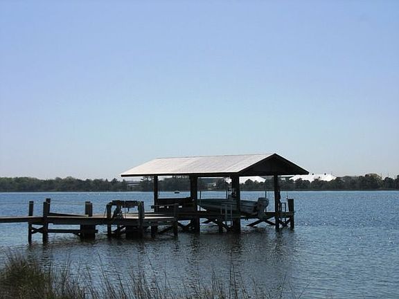 4th image of 5708 Heckscher Dr